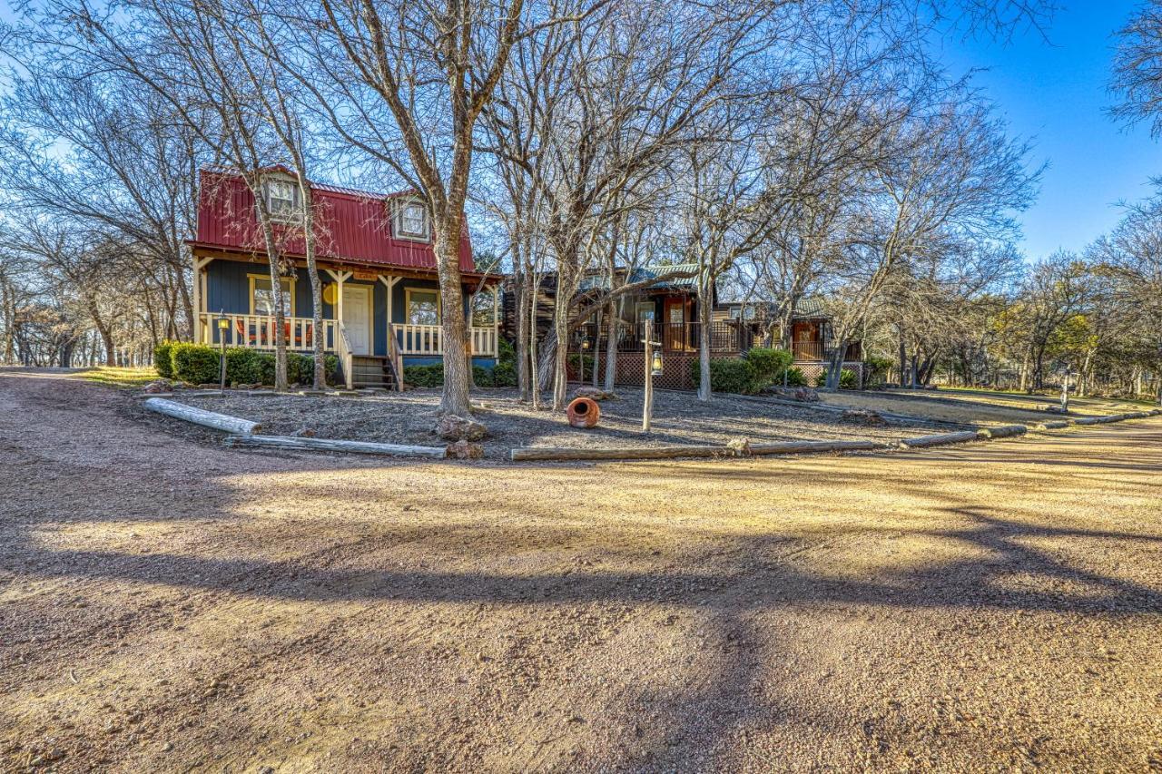 The Plum @ Mendelbaum Winery Guest Cabins Villa Fredericksburg Exterior photo